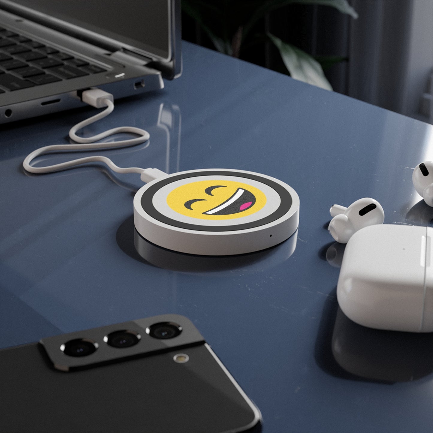 Gigglezon Face Quake Wireless Charging Pad